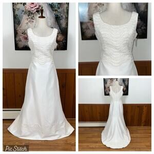 Stunning Vintage Y2K Oleg Cassini Wedding Gown!